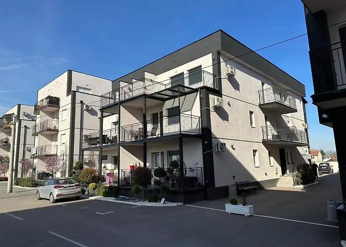 Apartment Aura