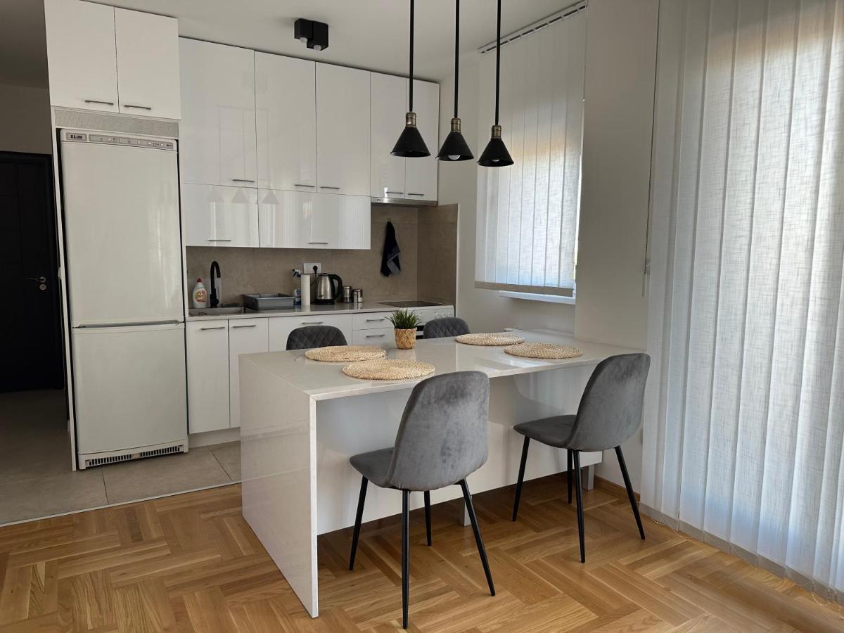 Apartment Aura *